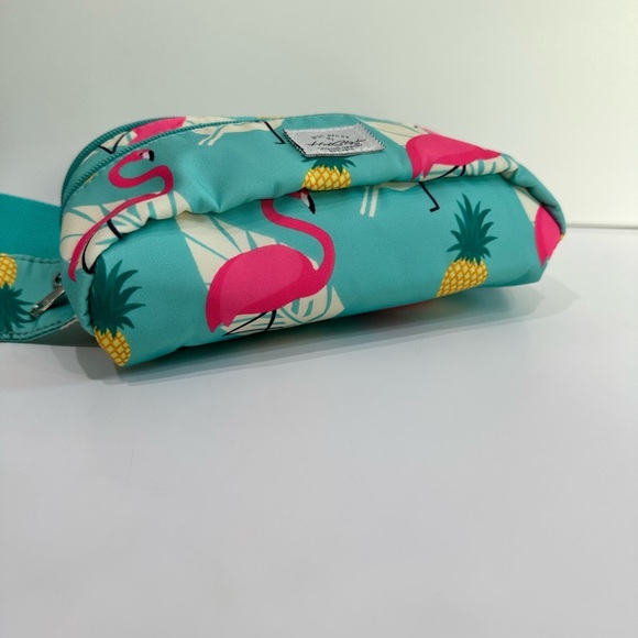Basic Packs by HotStyle Adjustable Fanny Pack - Turquoise with Flamingo Print🦩 - Picture 5 of 15